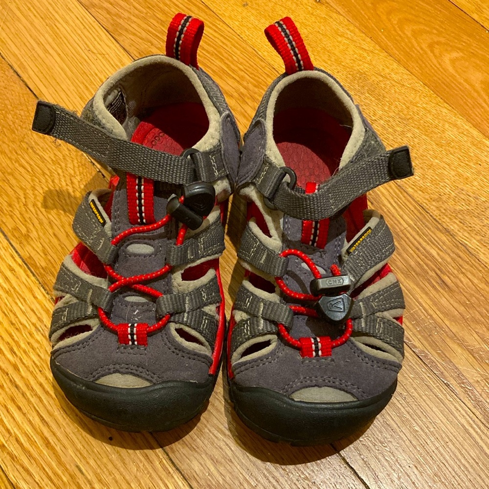 Keen kids hybrid water sandals